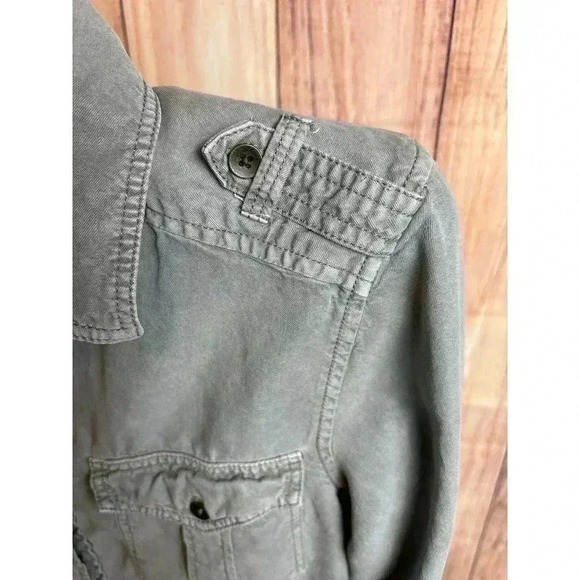 American Eagle Olive Green Button Down Utility Boyfriend Fit Shirt Size XS - Picture 4 of 8